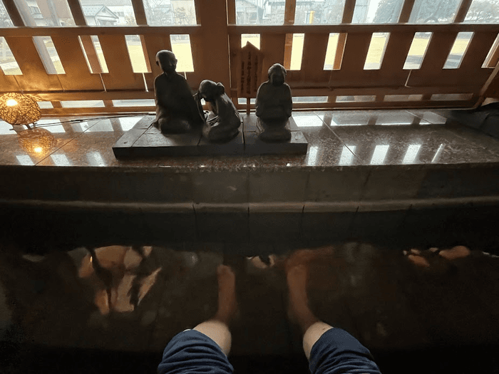 足湯。快適すぎてしばらくそこから動けなかった