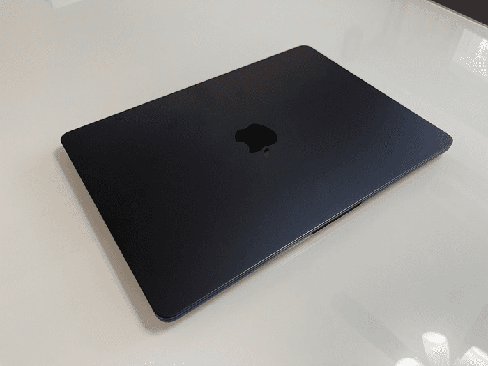 念願のMacBook。メモリは16GB、SSDは512GBを選択した